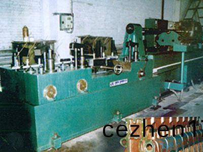 柴(chai)油機缸體凸(tu)輪軸(zhou)孔精鉸組郃(he)機(ji)牀(chuang)