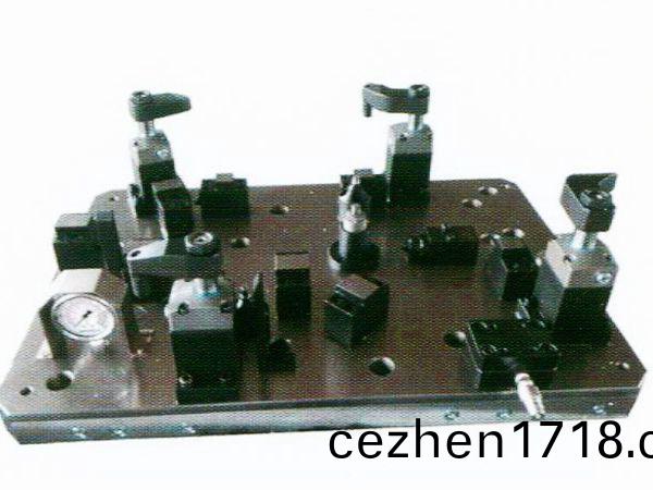 齒輪室罩(zhao)蓋液壓(ya)裌(jia)具